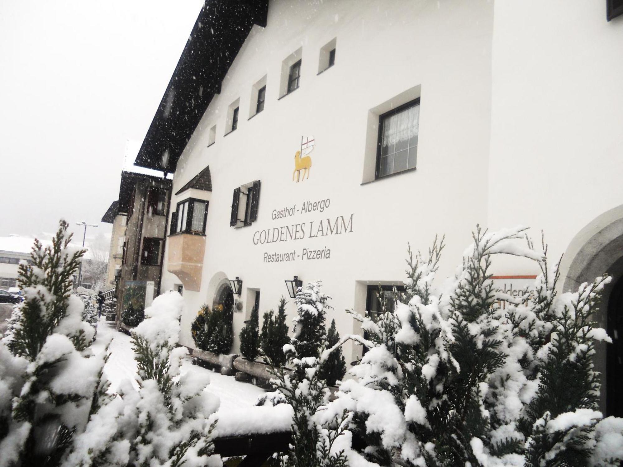 Gasthof Goldenes Lamm Vahrn Exterior photo